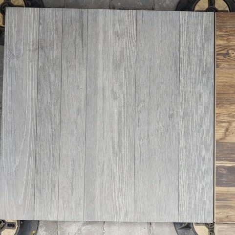 Out 2.0 Grey Wood 60x60 (3)